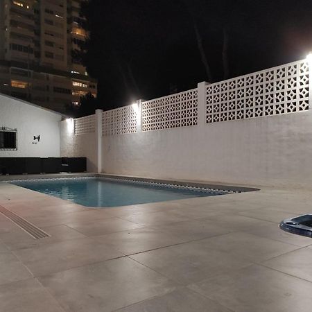 Villa Con Piscina A Un Paso De La Playa 貝尼多姆 外观 照片